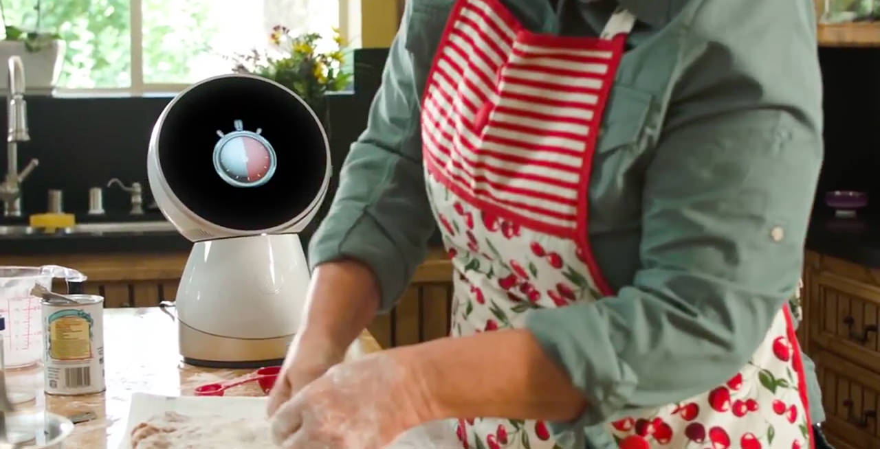 遂にロボットが家族の一員になる日が来た。会話できるかわいい目玉型ロボット「Jibo」