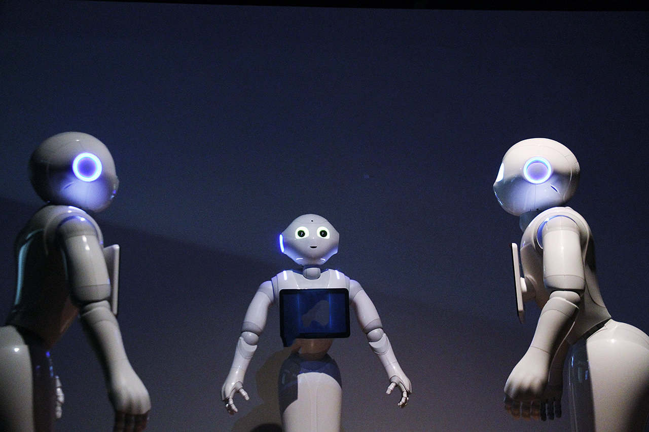 Pepperがランダムに動いても人間の真似に見えるのか?ロボットと人間のセッション「Love Session」